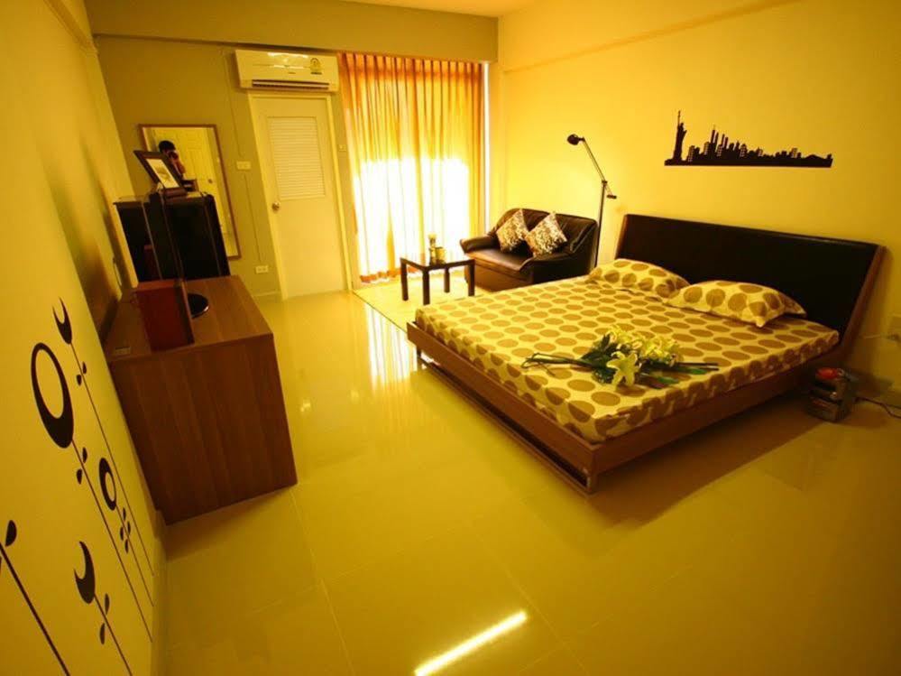 At Home Phetkasem Bangkok Bagian luar foto