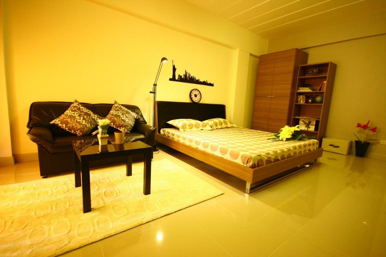 At Home Phetkasem Bangkok Bagian luar foto