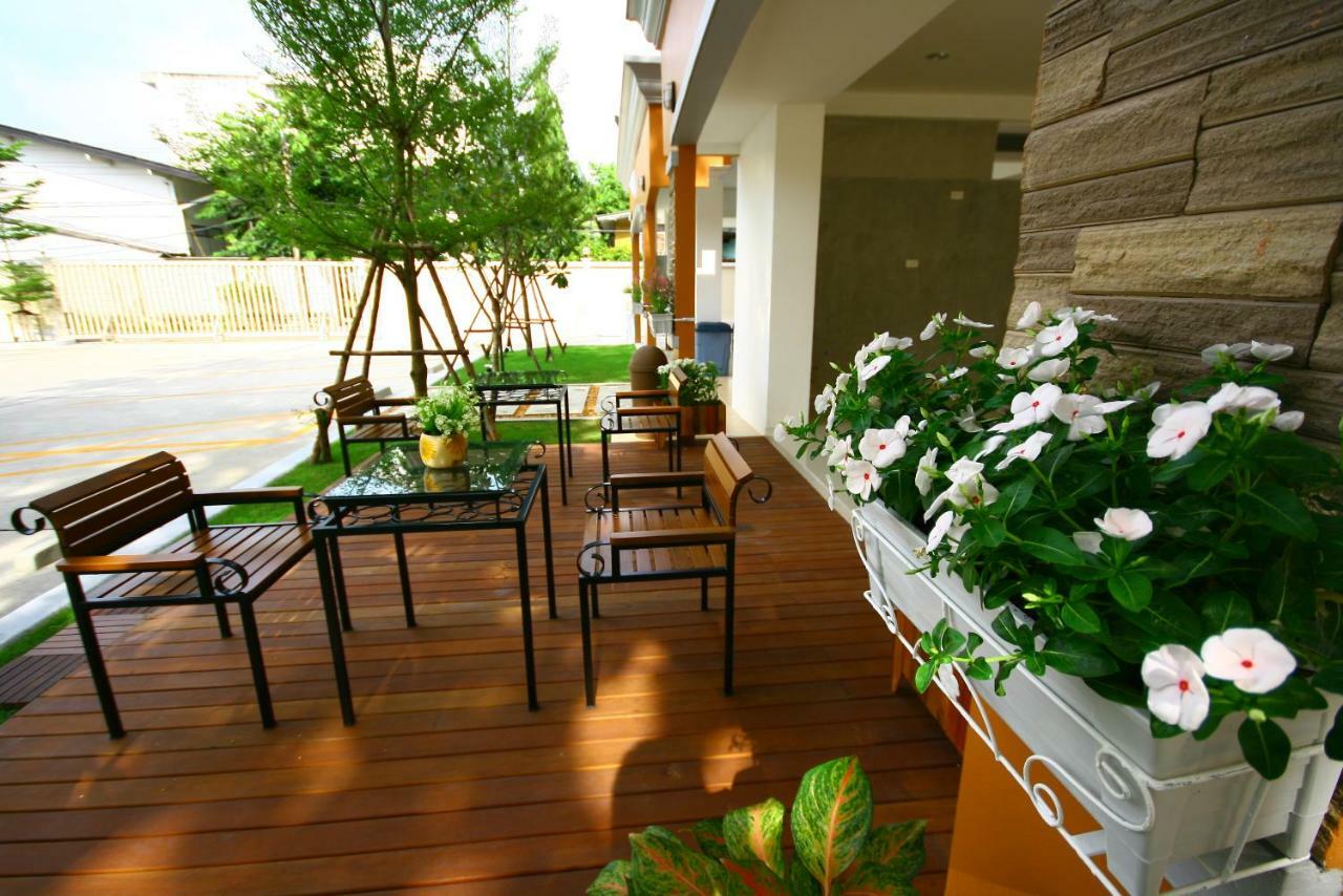 At Home Phetkasem Bangkok Bagian luar foto