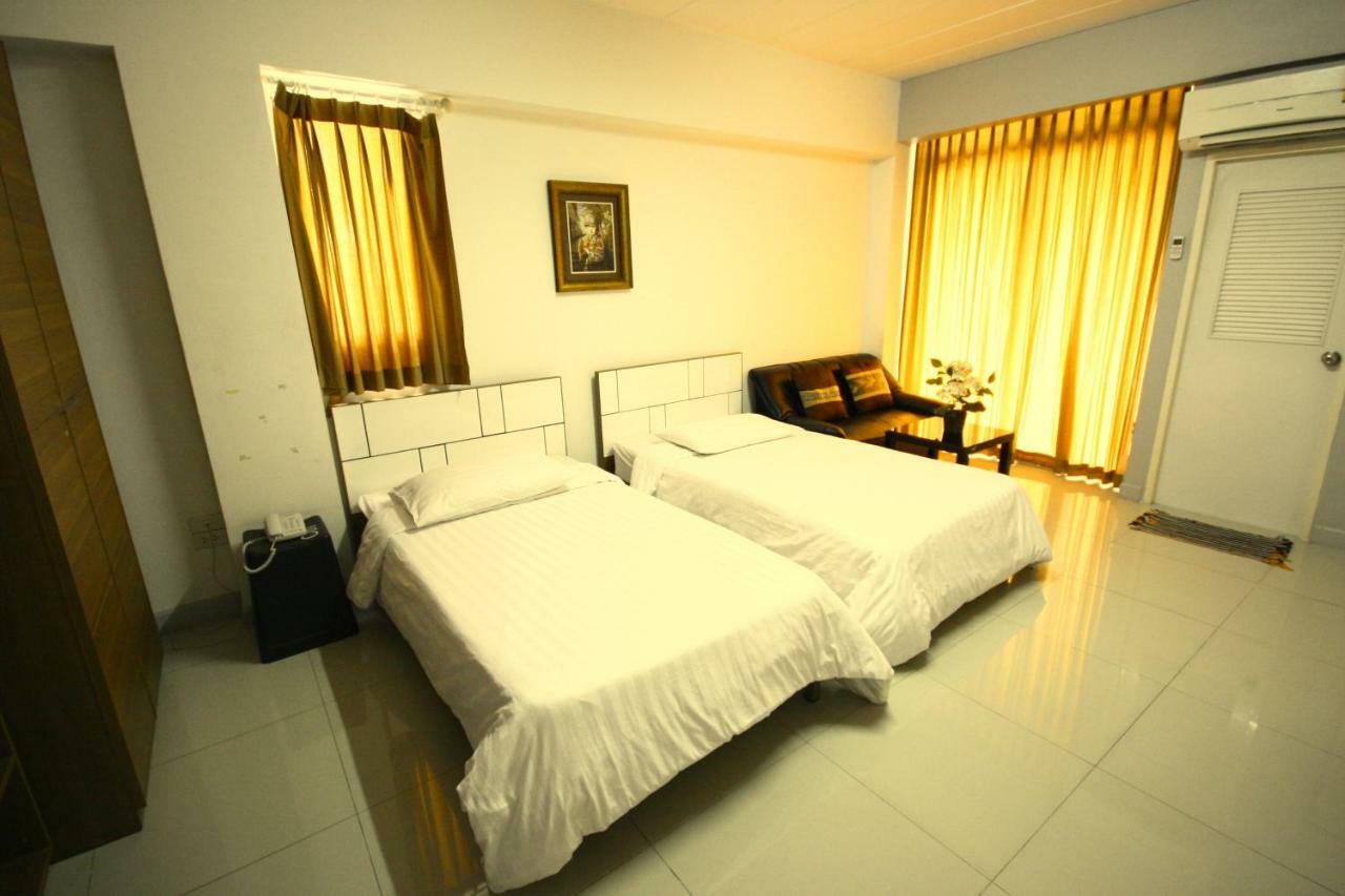 At Home Phetkasem Bangkok Bagian luar foto